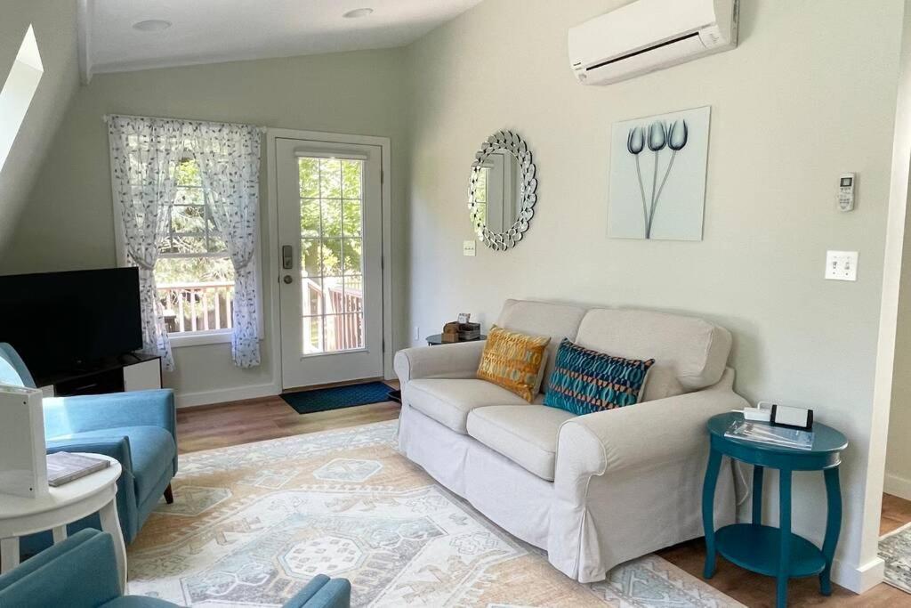 Newly Renovated Carriage House Near Town & Beaches Madison Kültér fotó