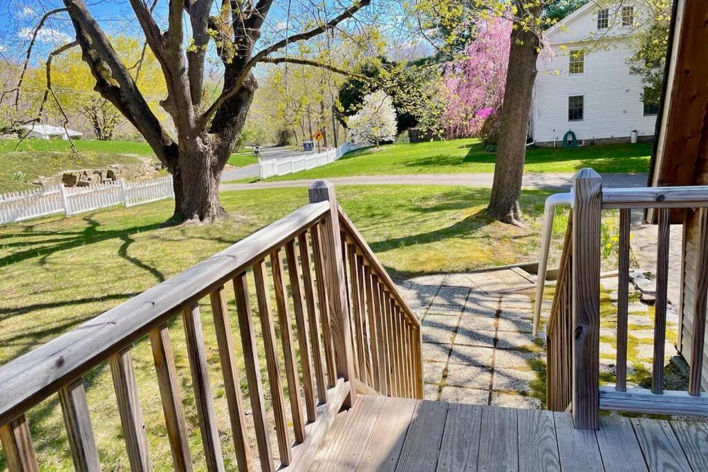 Newly Renovated Carriage House Near Town & Beaches Madison Kültér fotó